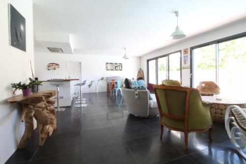 Nouveau : Villa 5 Chambres Avec Piscine