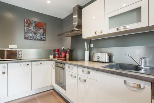 Apartamento Breathtaking 2br With Terrace Close To Beaches