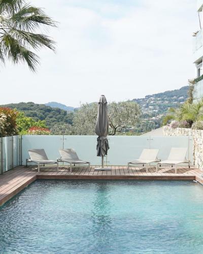 Beautiful Apartment With Swimming Pool In Antibes