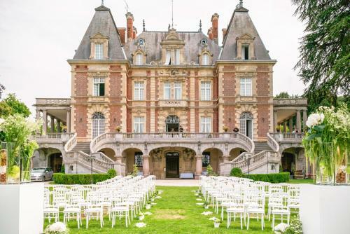 Attainville Chateau Sleeps 27 Wifi