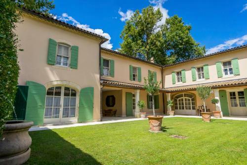 Serres Chateau Sleeps 29 Pool Air Con Wifi