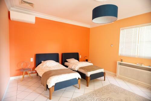 Hostal Les Frenes En Provence-ch�teau Zen