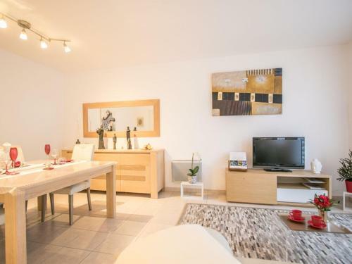 Cosy Apartment In Bayeux With Heating Facility