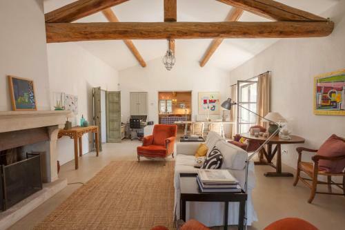Villa Les Beaumettes Not Far From Gordes