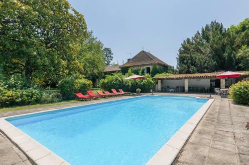 Cahuzac Chateau Sleeps 12 Pool Wifi