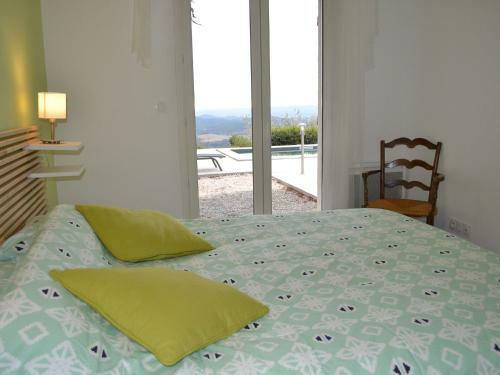 Delighful Villa In Berlou With Private Swimming Pool