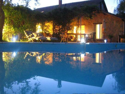 Majestic Holiday Home In Berdoues With Garden