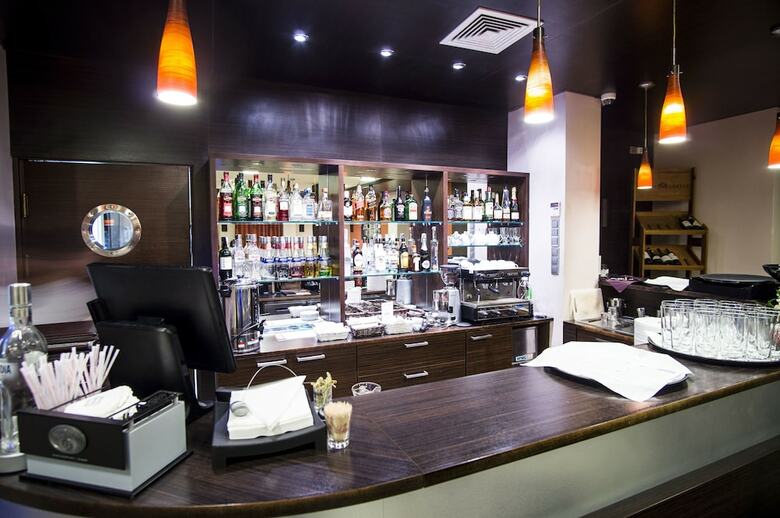 Mhotel