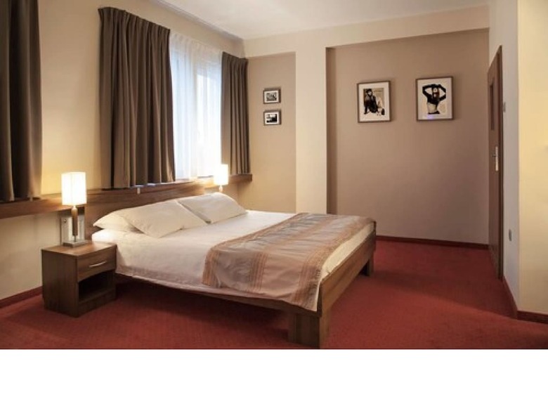 Mhotel