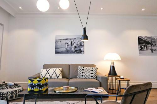 Beachview Keyweek Beachfront Renovated Apartment With Parking In Biarritz
