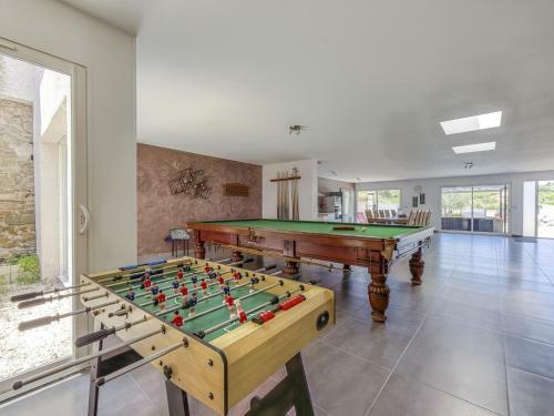 Magnificent Holiday Home In Bize-minervois With Jacuzzi
