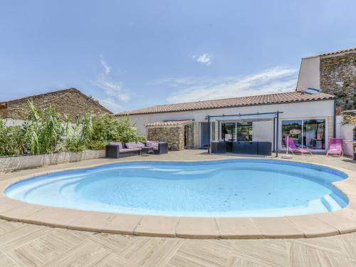 Magnificent Holiday Home In Bize-minervois With Jacuzzi