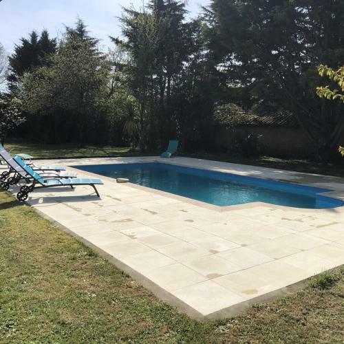 Blacksmiths Apartment In Blanzay - 1 Bed
