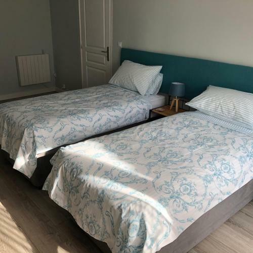 Blacksmiths Apartment In Blanzay - 1 Bed