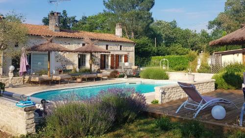 House With One Bedroom In Bussac Foret With Shared Pool And Wifi