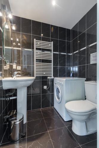 Cannes Apartment Sleeps 6 Wifi
