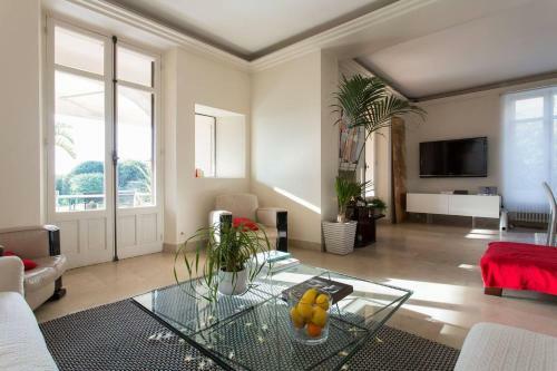 Superb Villa Cannes Palm Beach