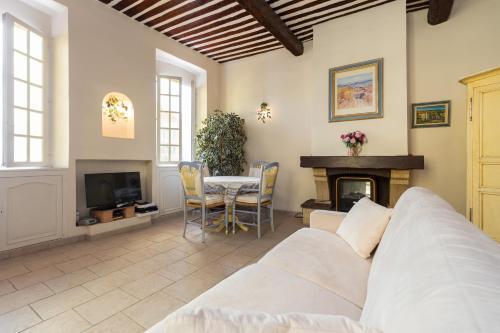 Cannes Apartment Sleeps 2 Air Con Wifi