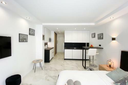 Apartamento Few Steps From The Beach - Nice Studio W Terrace