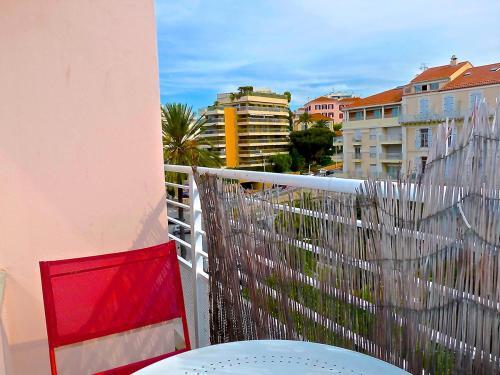 Cannes Apartment Sleeps 7 Pool Air Con Wifi