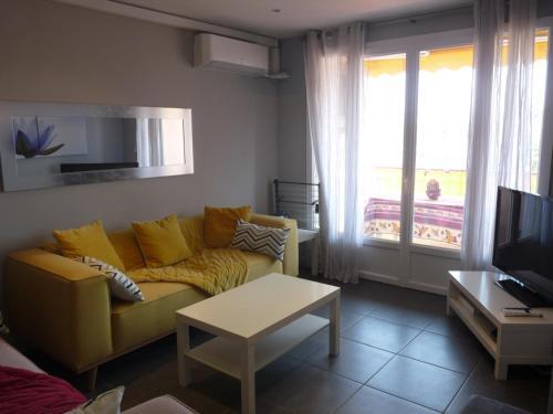 Cannes Apartment Sleeps 5 Wifi T692736