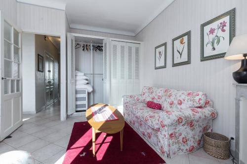 Cannes Apartment Sleeps 8 Wifi T692686