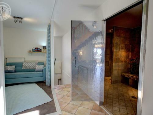 G�te Cellieu, 4 Pi�ces, 6 Personnes - Fr-1-496-8