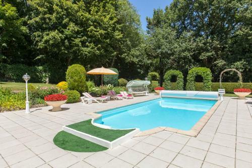 Cernay Chateau Sleeps 12 Pool