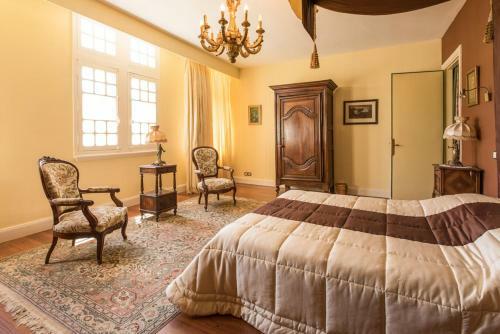 Cernay Chateau Sleeps 12 Pool