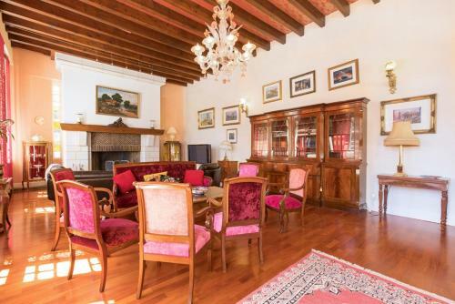 Cernay Chateau Sleeps 12 Pool