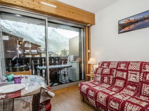 Modern Apartment In Chamonix-mont-blanc With Large Terrace