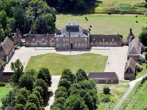 Dependance Of A 16th Century Castle Listed As An Historical Monument!