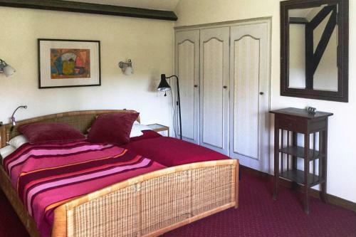 Holiday Home Ch�teauneuf-du-faou - Bre06105i-f