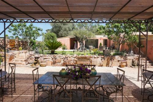 Cuers Villa Sleeps 12 With Pool Air Con And Wifi