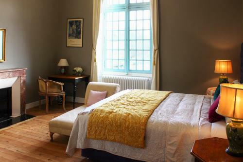 Douville Chateau Sleeps 12 With Pool And Wifi