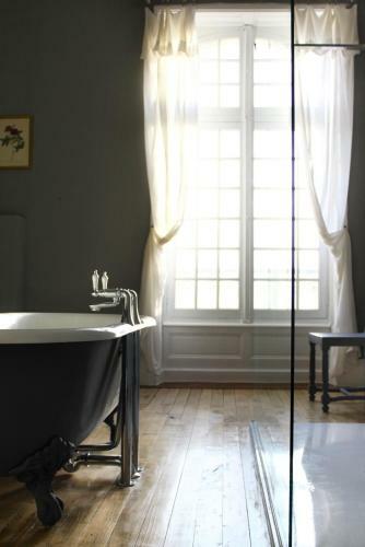 Douville Chateau Sleeps 12 With Pool And Wifi