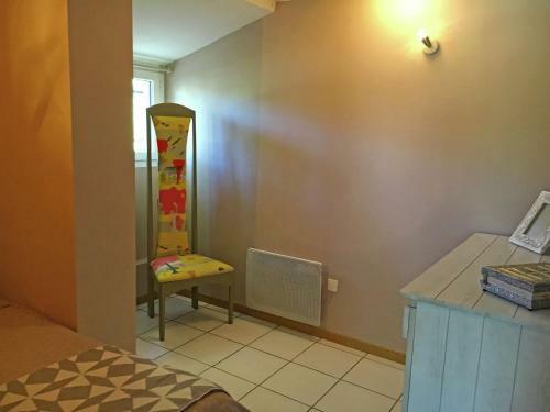 Splendid Cottage In Faucon With Swimming Pool