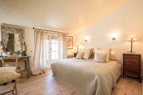 Flaujagues Villa Sleeps 8 Wifi