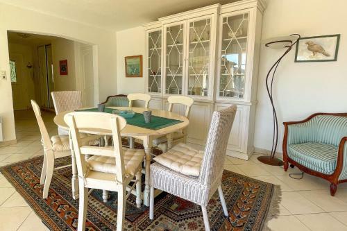 House With Swimming Pool 250m From The Sea