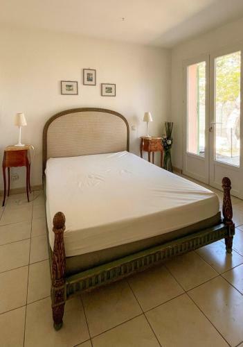 House With Swimming Pool 250m From The Sea