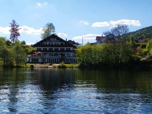 Hotel Le Chalet Au Bord Du Lac