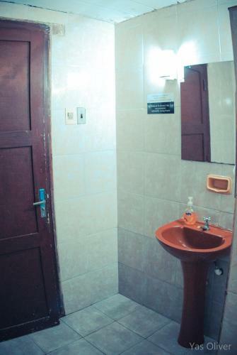 Colonial Hostel & Camping