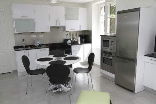 Apartamento Loya - Apt 3*** Dans Villa Typique Avec Piscine