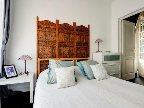 Beautiful Apartment In Isigny-sur-mer With Private Terrace