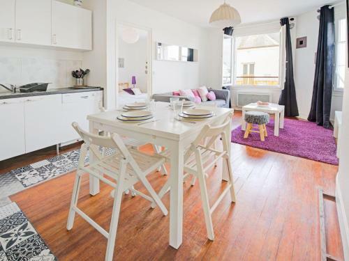 Attractive Apartment In Isigny-sur-mer Near Centre