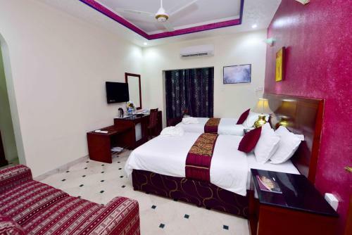 Al Bahjah Hotel
