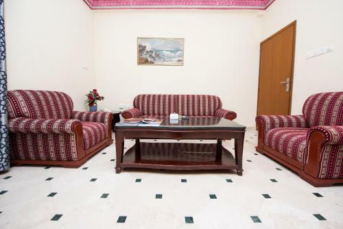 Al Bahjah Hotel