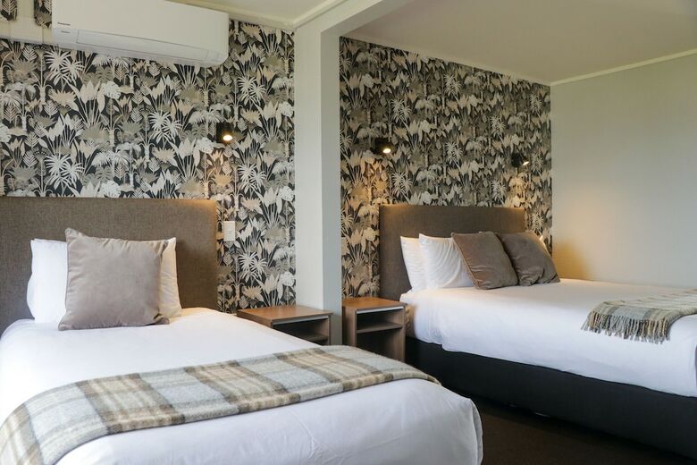 Suncourt Hotel & Conference Centre