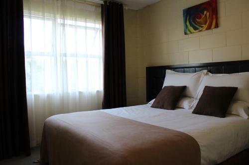 Cedar Lodge Motel