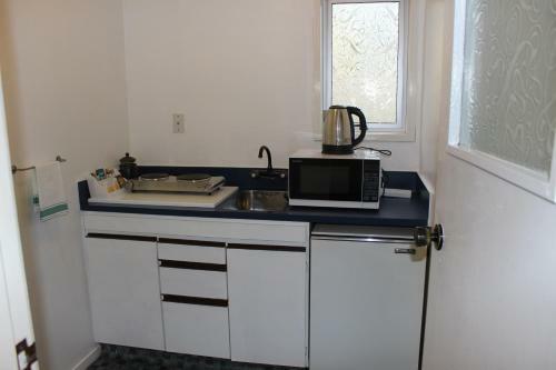 Cedar Lodge Motel